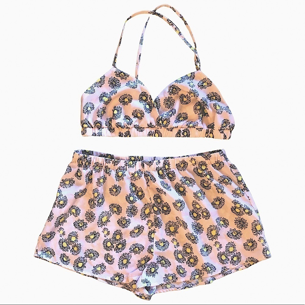 Forever 21 Two Piece Pink Floral Pajama Set Size Medium